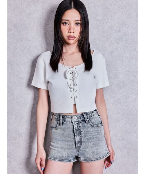 GYDA(ジェイダ)の「ハイウエストsacred edge crossポケットデニムショートパンツ(デニムパンツ・レディース・ライトブルー/インディゴブルー・X-SMALL/SMALL/MEDIUM)」の18枚目の写真