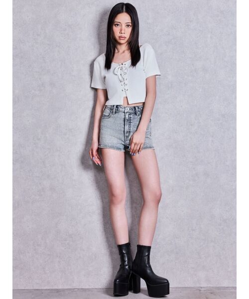 GYDA(ジェイダ)の「ハイウエストsacred edge crossポケットデニムショートパンツ(デニムパンツ・レディース・ライトブルー/インディゴブルー・X-SMALL/SMALL/MEDIUM)」の21枚目の写真