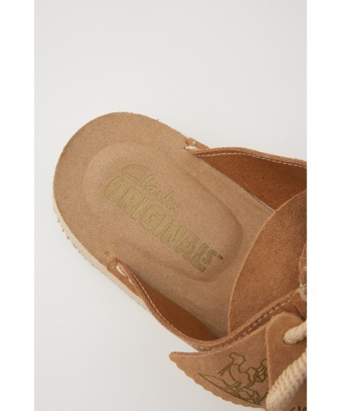 MOUSSY(マウジー)の「CLARKS NOMAD MULE(スニーカー・レディース・ネイビー/ベージュ・23.5cm/24cm/24.5cm)」の11枚目の写真