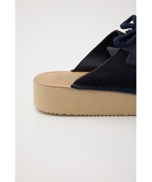 MOUSSY(マウジー)の「CLARKS NOMAD MULE(スニーカー・レディース・ネイビー/ベージュ・23.5cm/24cm/24.5cm)」の20枚目の写真