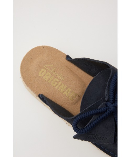 MOUSSY(マウジー)の「CLARKS NOMAD MULE(スニーカー・レディース・ネイビー/ベージュ・23.5cm/24cm/24.5cm)」の21枚目の写真