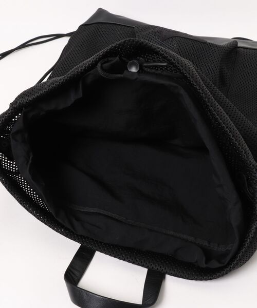 ADAM PATEK(アダムパテック)の「【ADAM PATEK】Leather trimmed mesh drawstring bag(バックパック/リュック・メンズ・ブラック・FREE)」の3枚目の写真