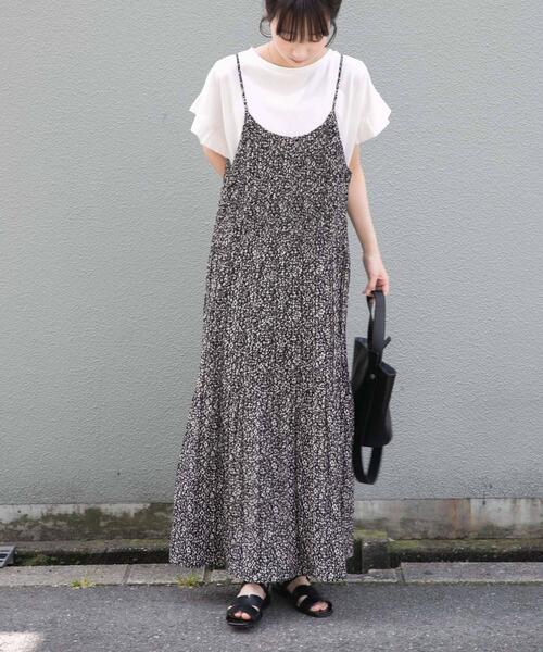 ITEMS URBANRESEARCH(アイテムズ アーバンリサーチ)の「プリーツプリントキャミワンピース(ワンピース・レディース・ネイビー/ブラック・FREE)」の7枚目の写真