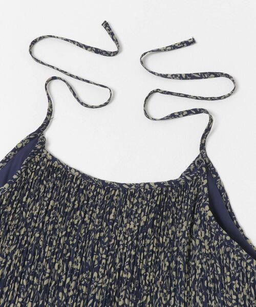 ITEMS URBANRESEARCH(アイテムズ アーバンリサーチ)の「プリーツプリントキャミワンピース(ワンピース・レディース・ネイビー/ブラック・FREE)」の12枚目の写真