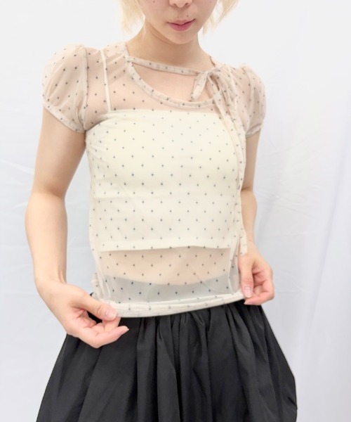 Alite cloth(アリーテクロス)の「パフスリーブシアー半袖トップス(シャツ/ブラウス・レディース・ブルー/ブラック/アイボリー・FREE)」の2枚目の写真