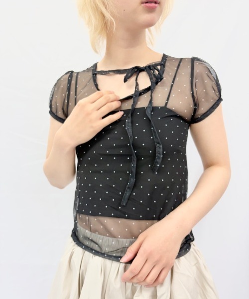 Alite cloth(アリーテクロス)の「パフスリーブシアー半袖トップス(シャツ/ブラウス・レディース・ブルー/ブラック/アイボリー・FREE)」の3枚目の写真
