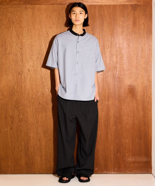 LAKOLE（ラコレ）の「＜イージーケア＞バンドカラークレリック半袖シャツ / 910903（シャツ/ブラウス・メンズ・グレー/ホワイト/サックスブルー・MEDIUM/LARGE）」の3枚目の写真