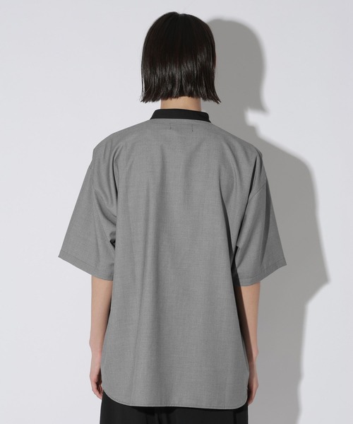 LAKOLE（ラコレ）の「＜イージーケア＞バンドカラークレリック半袖シャツ / 910903（シャツ/ブラウス・メンズ・グレー/ホワイト/サックスブルー・MEDIUM/LARGE）」の17枚目の写真