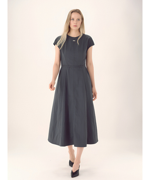 ACUD(アクド)の「Cap Sleeve Strap Dress _Charcoal(ワンピース・レディース・チャコールグレー・FREE)」の2枚目の写真