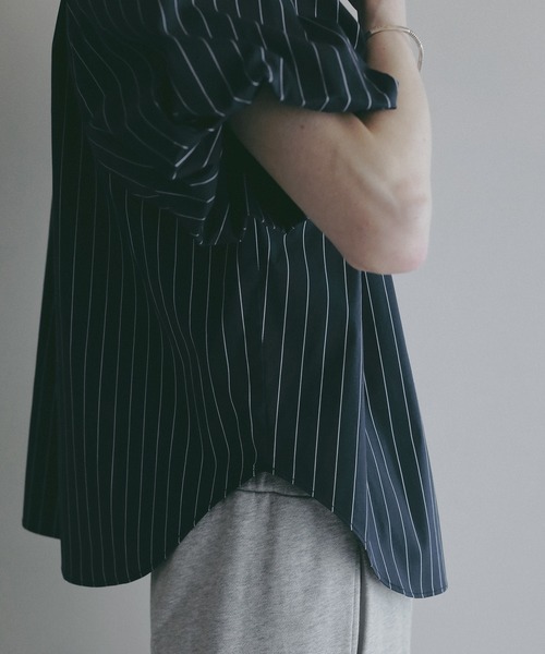MANOF（マノフ）の「TUCK PUFF SLEEVE SHIRT（シャツ/ブラウス・レディース・ネイビー系/ホワイト/ホワイト系・F）」の20枚目の写真