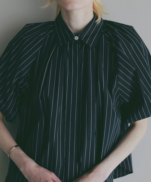 MANOF（マノフ）の「TUCK PUFF SLEEVE SHIRT（シャツ/ブラウス・レディース・ネイビー系/ホワイト/ホワイト系・F）」の18枚目の写真