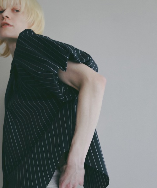 MANOF（マノフ）の「TUCK PUFF SLEEVE SHIRT（シャツ/ブラウス・レディース・ネイビー系/ホワイト/ホワイト系・F）」の17枚目の写真