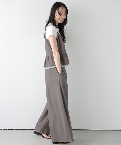 AMELY(エミリー)の「配色フリルペプラムセットアップ(セットアップ・レディース・ネイビー/カーキ/モカ・フリー)」の6枚目の写真