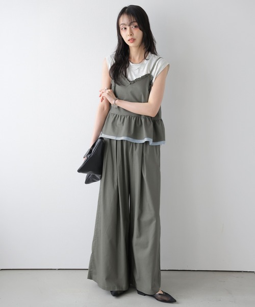AMELY(エミリー)の「配色フリルペプラムセットアップ(セットアップ・レディース・ネイビー/カーキ/モカ・フリー)」の7枚目の写真
