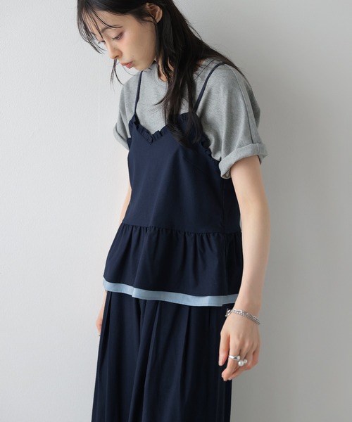 AMELY(エミリー)の「配色フリルペプラムセットアップ(セットアップ・レディース・ネイビー/カーキ/モカ・フリー)」の11枚目の写真
