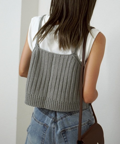 gossara(ゴサラ)の「【いつものコーデをアップデート】前開きニットビスチェ(キャミソール・レディース・グレー/ブラウン/アイボリー・FREE)」の15枚目の写真