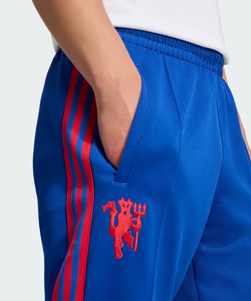 adidas(アディダス)の「マンチェスター・ユナイテッド オリジナルス トラックパンツ / アディダス adidas(その他パンツ・メンズ・ブルー・XX-LARGE/XXX-LARGE/LARGE/MEDIUM/SMALL/X-LARGE)」の4枚目の写真