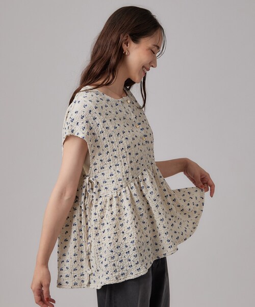 SHOO・LA・RUE(シューラルー)の「【S-LL/洗濯機可】サイドリボン付き ポコポコペプラムトップス(Tシャツ/カットソー・レディース・ダークグレー/サックスブルー/アイボリー系・04/03/02/01)」の18枚目の写真