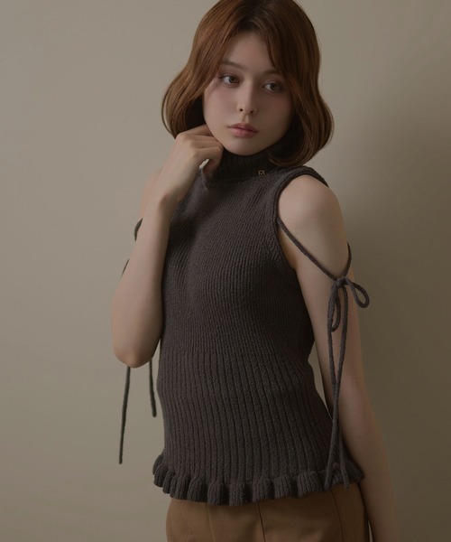 M DOLLY（エムドリー）の「*M DOLLY original* Ruffle manon knit tops / ラッフルマノンニットトップス（ニット/セーター・レディース・ダークグレー/ピンクベージュ・FREE）」の4枚目の写真