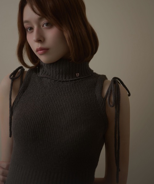 M DOLLY（エムドリー）の「*M DOLLY original* Ruffle manon knit tops / ラッフルマノンニットトップス（ニット/セーター・レディース・ダークグレー/ピンクベージュ・FREE）」の9枚目の写真