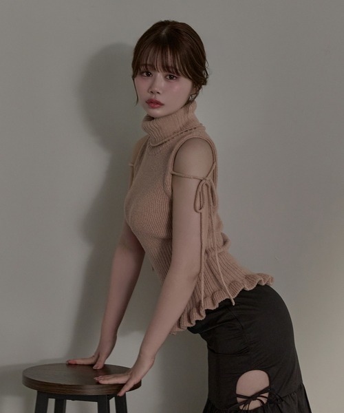 M DOLLY（エムドリー）の「*M DOLLY original* Ruffle manon knit tops / ラッフルマノンニットトップス（ニット/セーター・レディース・ダークグレー/ピンクベージュ・FREE）」の13枚目の写真
