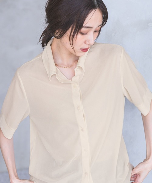 GLOBAL WORK(グローバルワーク)の「※ベロアポロシャツ半袖/910905(ポロシャツ・レディース・ブラウン/ブラック/アイボリー・MEDIUM/LARGE)」の3枚目の写真