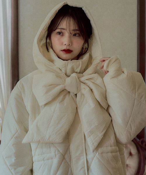 mideal(マイディール)の「ribbon hoodie padding blouson / リボンフードパディングブルゾン(ブルゾン・レディース・ブルー/ブラック/アイボリー・FREE)」の11枚目の写真