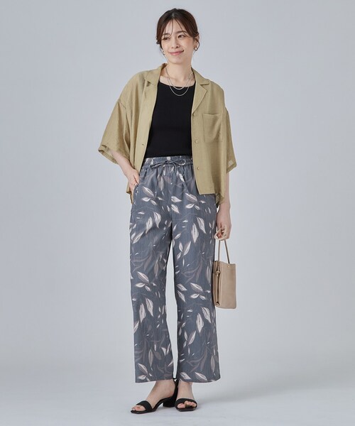 SHOO・LA・RUE（シューラルー）の「【S-LL/洗濯機可】抜け感たっぷり 程よい透け感のポケット付きシャツ（シャツ/ブラウス・レディース・ブラウン系/ライトイエロー系/チャコールグレー・02/01/03/04）」の10枚目の写真