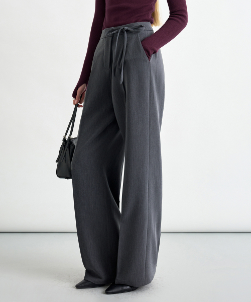 COSTUMEOCLOCK WOMAN(カスタムオクロック ウーマン)の「ストラップワンタックワイドスラックスチャコール COWPT014CHARCOAL(スラックス・レディース・その他・SMALL/MEDIUM/LARGE)」の1枚目の写真