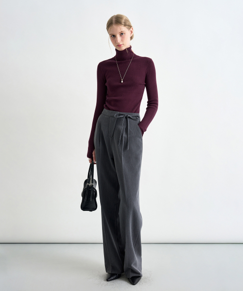 COSTUMEOCLOCK WOMAN(カスタムオクロック ウーマン)の「ストラップワンタックワイドスラックスチャコール COWPT014CHARCOAL(スラックス・レディース・その他・SMALL/MEDIUM/LARGE)」の3枚目の写真