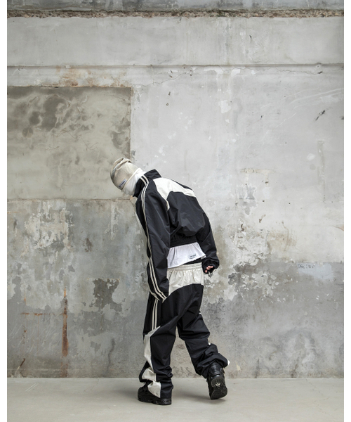 ROARINGRAD(ロアリングラド)の「26パネルトラックパンツブラック(スウェットパンツ・レディース・その他・MEDIUM/LARGE)」の10枚目の写真