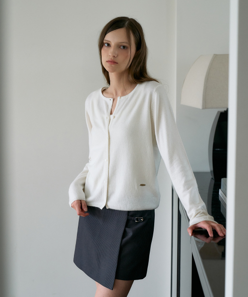 DEHEVE（デヘヴェ）の「Basic Crop Cardigan [Ivory]（カーディガン/ボレロ・レディース・アイボリー・OS）」の3枚目の写真
