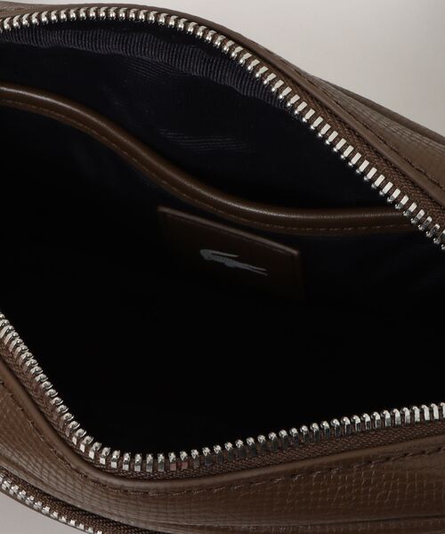LACOSTE（ラコステ）の「《LACOSTE》OSSIAN REPORTER BAG（ハンドバッグ・レディース・ベージュ・フリー）」の4枚目の写真