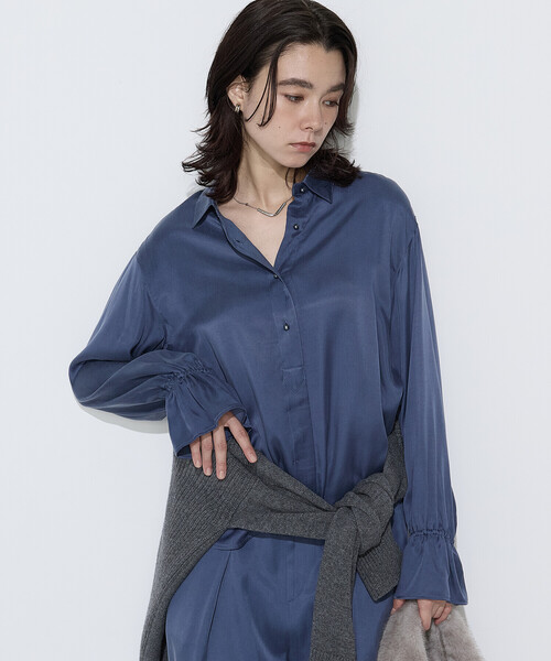 K.T KIYOKO TAKASE(キヨコタカセ)の「キュプラレーヨンフィブリルサテン ブラウス(シャツ/ブラウス・レディース・ブラウン/アイボリー/ブルー・7号/9号)」の3枚目の写真