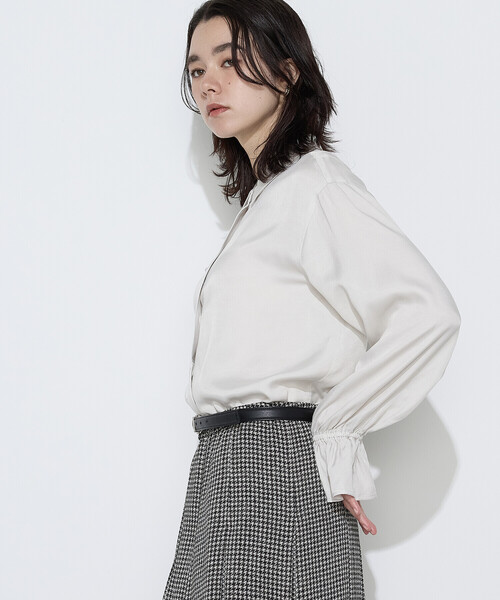 K.T KIYOKO TAKASE(キヨコタカセ)の「キュプラレーヨンフィブリルサテン ブラウス(シャツ/ブラウス・レディース・ブラウン/アイボリー/ブルー・7号/9号)」の6枚目の写真