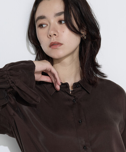 K.T KIYOKO TAKASE(キヨコタカセ)の「キュプラレーヨンフィブリルサテン ブラウス(シャツ/ブラウス・レディース・ブラウン/アイボリー/ブルー・7号/9号)」の12枚目の写真