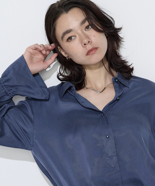 K.T KIYOKO TAKASE(キヨコタカセ)の「キュプラレーヨンフィブリルサテン ブラウス(シャツ/ブラウス・レディース・ブラウン/アイボリー/ブルー・7号/9号)」の17枚目の写真