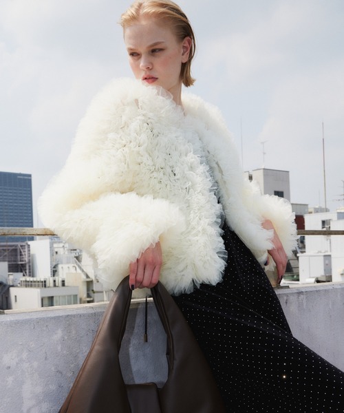 ANDRESD(アンドレスド)の「ボリュームチュールジャケット / VOLUME TULLE JACKET(ノーカラージャケット・レディース・ベージュ/チャコール/グレー/アイボリー・FREE)」の1枚目の写真