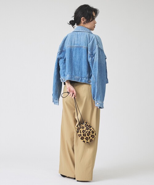 AGOLDE（エーゴールドイー）の「【AGOLDE/エーゴールドイー】Palmer Jacket (Flyweight) SCRIPT / ショート丈デニムジャケット（デニムジャケット・レディース・ブルー・フリー）」の5枚目の写真