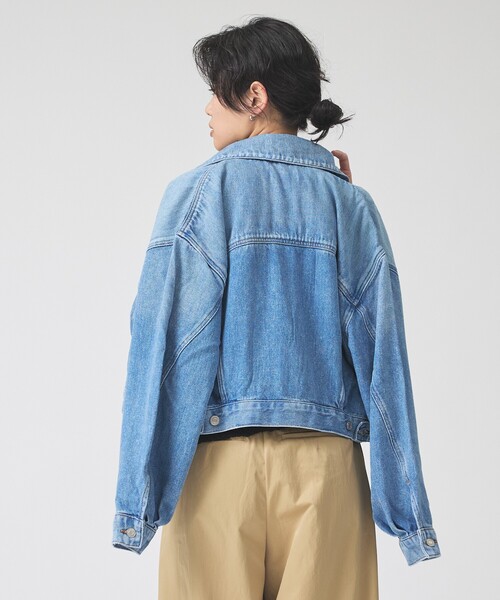 AGOLDE（エーゴールドイー）の「【AGOLDE/エーゴールドイー】Palmer Jacket (Flyweight) SCRIPT / ショート丈デニムジャケット（デニムジャケット・レディース・ブルー・フリー）」の8枚目の写真