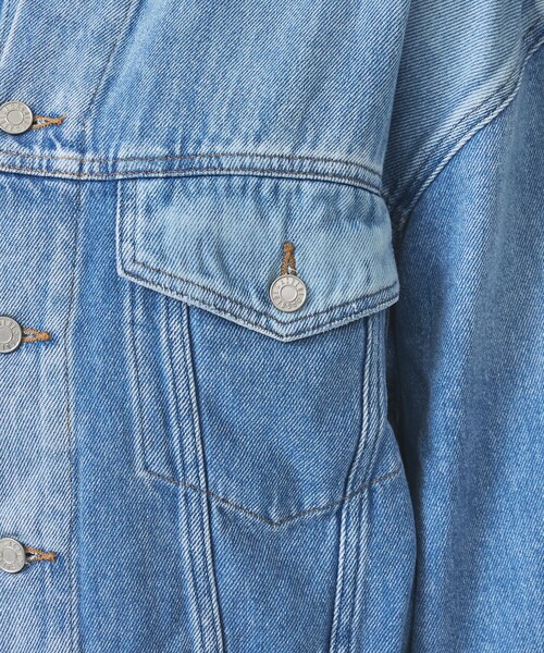 AGOLDE（エーゴールドイー）の「【AGOLDE/エーゴールドイー】Palmer Jacket (Flyweight) SCRIPT / ショート丈デニムジャケット（デニムジャケット・レディース・ブルー・フリー）」の17枚目の写真