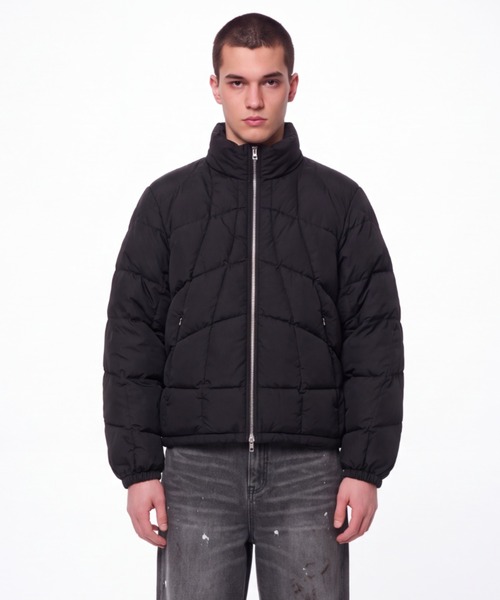 CONZ(コンズ)の「distorted grid puffer jacket(ダウンジャケット/コート・メンズ・チャコールグレー/ブラック・1/4/3/2)」の1枚目の写真