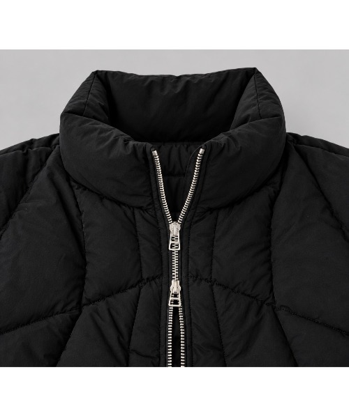 CONZ(コンズ)の「distorted grid puffer jacket(ダウンジャケット/コート・メンズ・チャコールグレー/ブラック・1/4/3/2)」の4枚目の写真