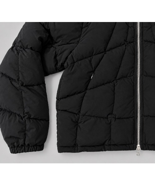 CONZ(コンズ)の「distorted grid puffer jacket(ダウンジャケット/コート・メンズ・チャコールグレー/ブラック・1/4/3/2)」の5枚目の写真