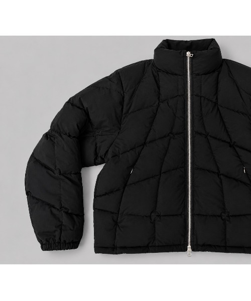 CONZ(コンズ)の「distorted grid puffer jacket(ダウンジャケット/コート・メンズ・チャコールグレー/ブラック・1/4/3/2)」の6枚目の写真