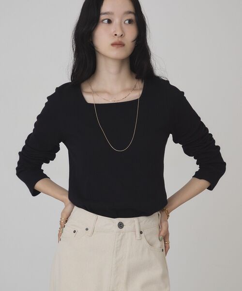 AMERICAN HOLIC(アメリカンホリック)の「【抗菌防臭】2WAYスクエアネックプルオーバー(Tシャツ/カットソー・レディース・オフホワイト/レッド/グレイッシュベージュ/ブラック/グレー系その他・M/L)」の2枚目の写真