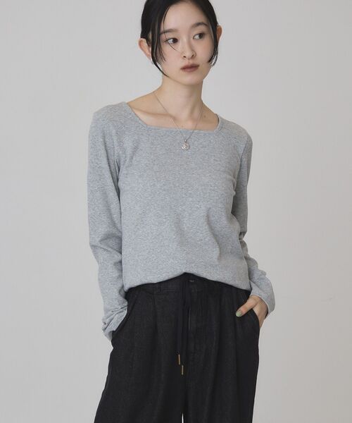 AMERICAN HOLIC(アメリカンホリック)の「【抗菌防臭】2WAYスクエアネックプルオーバー(Tシャツ/カットソー・レディース・オフホワイト/レッド/グレイッシュベージュ/ブラック/グレー系その他・M/L)」の19枚目の写真