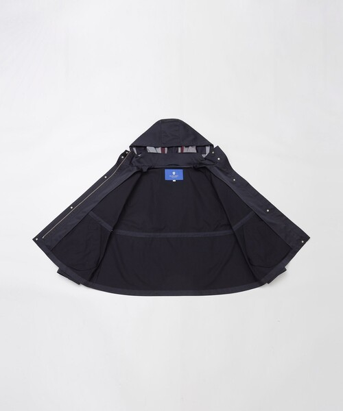 BLUE LABEL CRESTBRIDGE(ブルーレーベルクレストブリッジ)の「【はっ水】マウンテンパーカー(ブルゾン・レディース・ダークネイビー/ライトベージュ・40/38/36)」の10枚目の写真