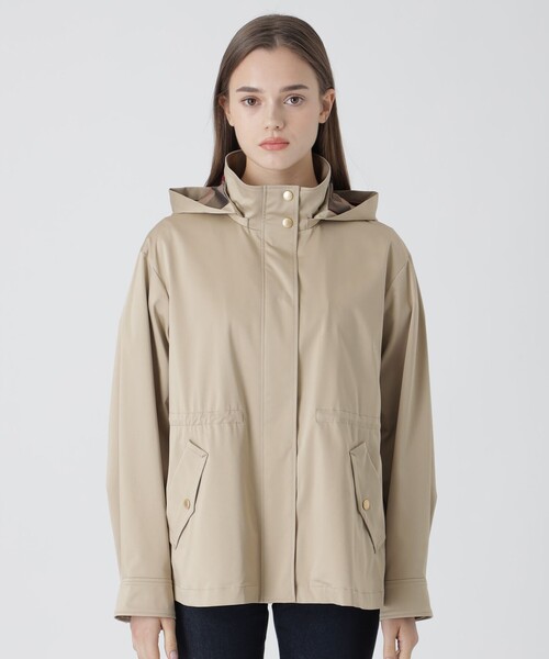 BLUE LABEL CRESTBRIDGE(ブルーレーベルクレストブリッジ)の「【はっ水】マウンテンパーカー(ブルゾン・レディース・ダークネイビー/ライトベージュ・40/38/36)」の13枚目の写真