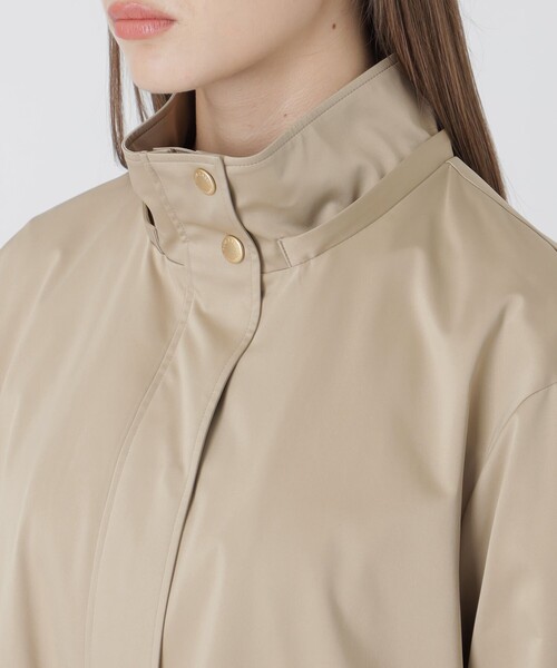 BLUE LABEL CRESTBRIDGE(ブルーレーベルクレストブリッジ)の「【はっ水】マウンテンパーカー(ブルゾン・レディース・ダークネイビー/ライトベージュ・40/38/36)」の17枚目の写真